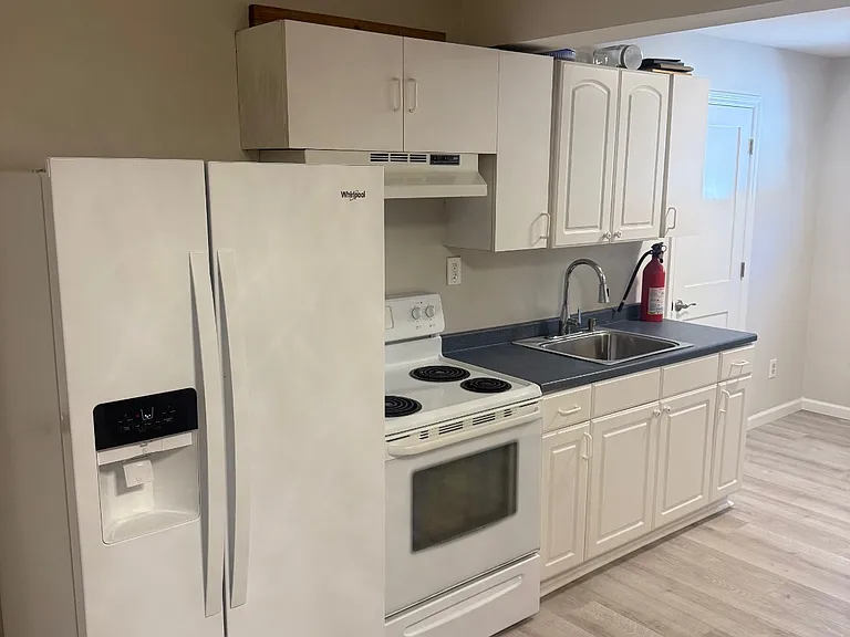 4 Brenda Ln — Photo 4