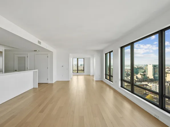 13835 39th Ave, Flushing, NY