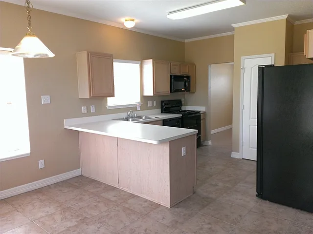 7504 Wood Slope Dr — Photo 4