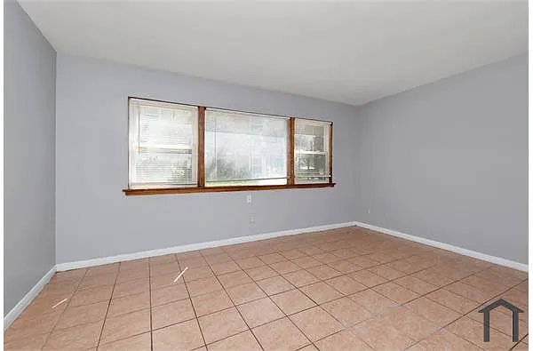 Building Photo - 2320 W Garfield Blvd #101