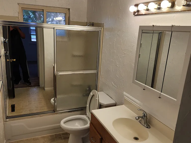 1007 Village Dr — Photo 3