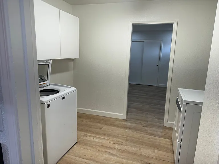 1400 Clay St — Photo 13