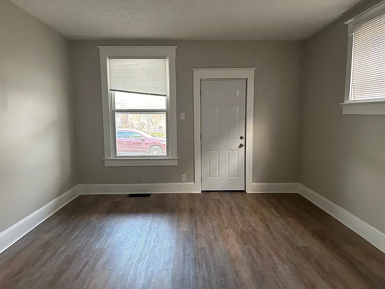 334 N Holmes Ave — Photo 6