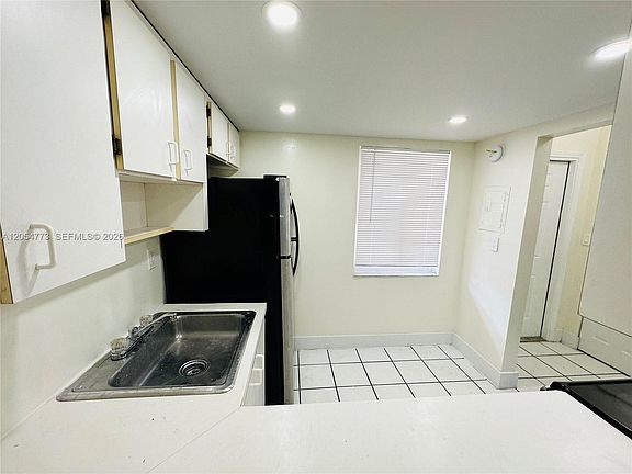 5th image of 505 NW 177th St APT 131