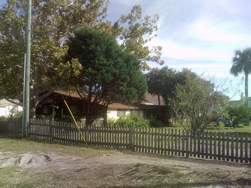 2nd image of 828 10th Avenue S