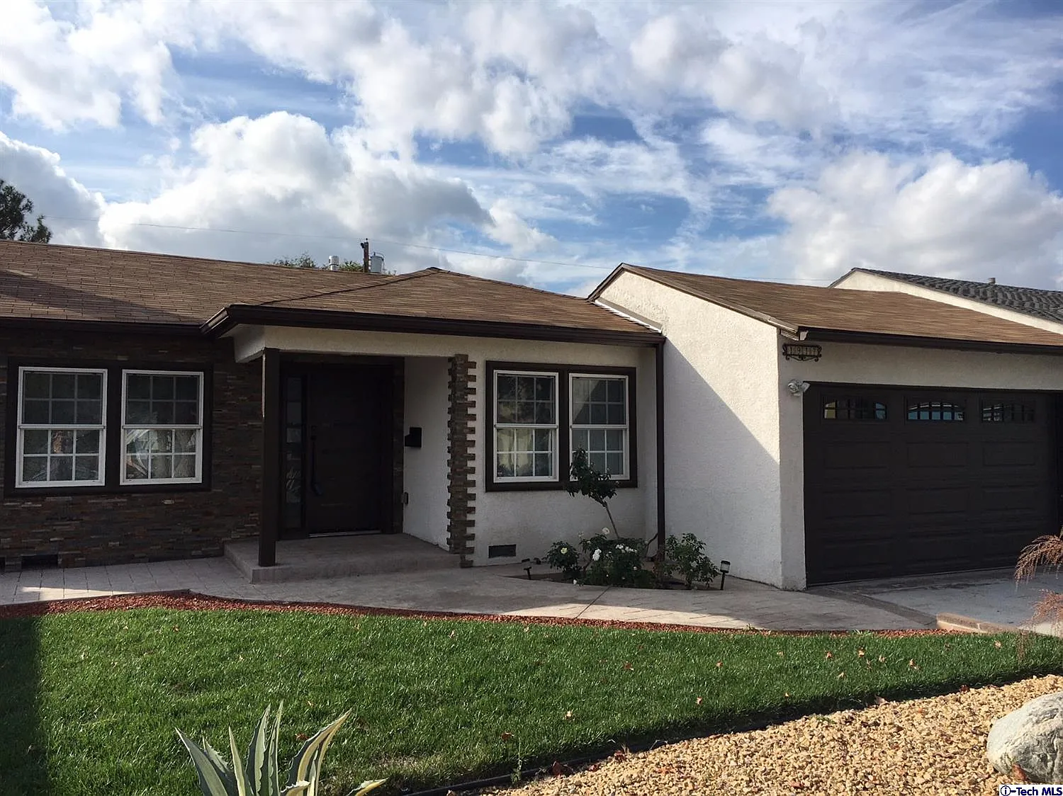 1917 N Pepper St photo 1