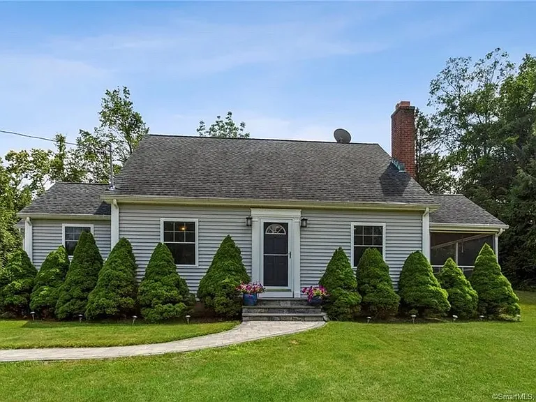 40 Amos St — Photo 3
