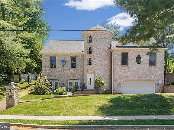 3rd image of 176 Westcott Rd