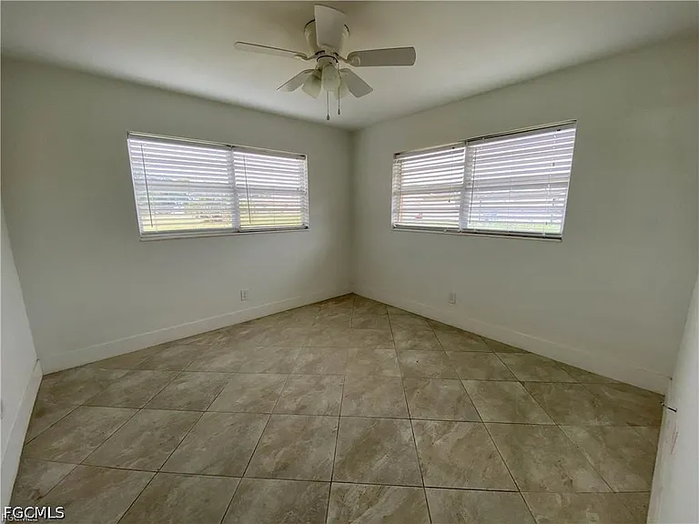 4819 Marine Dr #1 — Photo 8