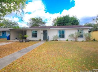 1003 E Hutchinson St, Beeville, TX 78102