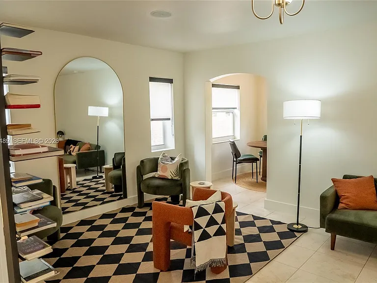 509 NE 64th St #2 — Photo 17