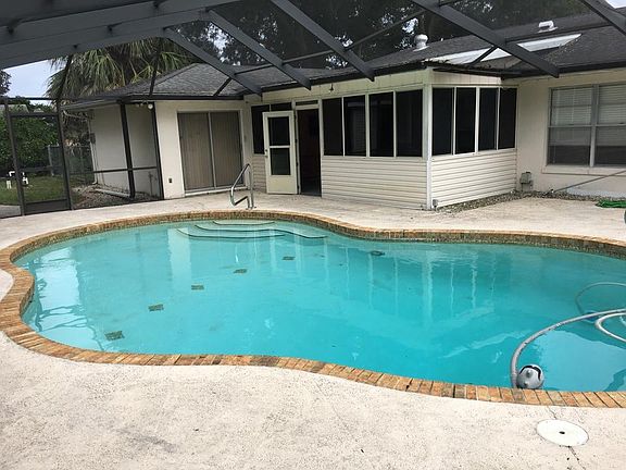 3rd image of 3407 Lakeview Dr