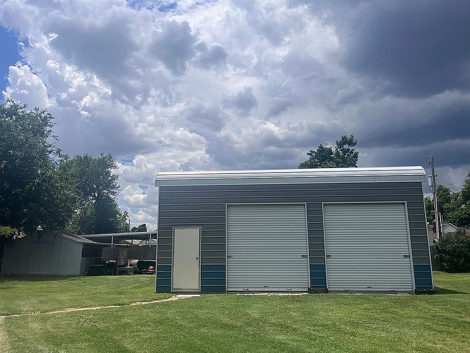 2nd image of 8313 NW 27th St