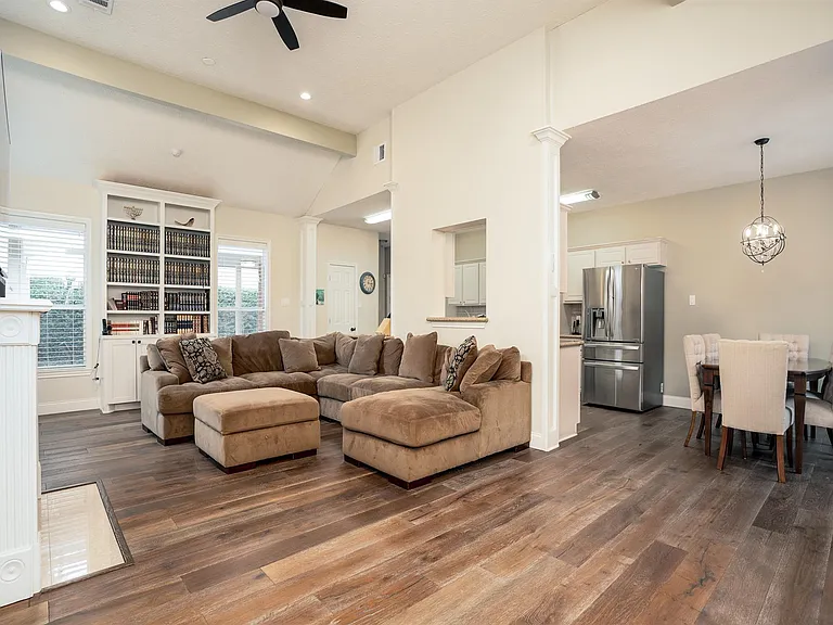 8915 Wallington Dr — Photo 19