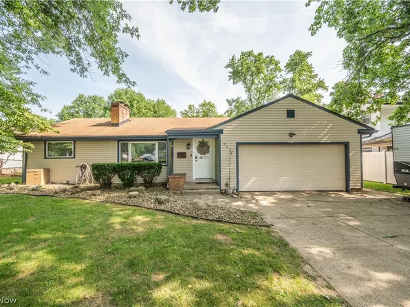 3832 Edinburgh Dr, Youngstown, OH 44511