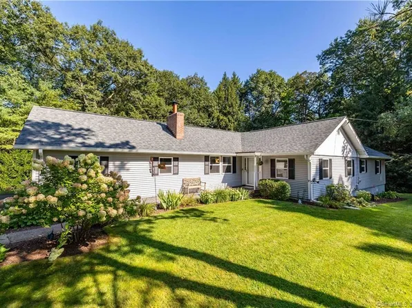 11 Rondure Road, Granby, CT 06035