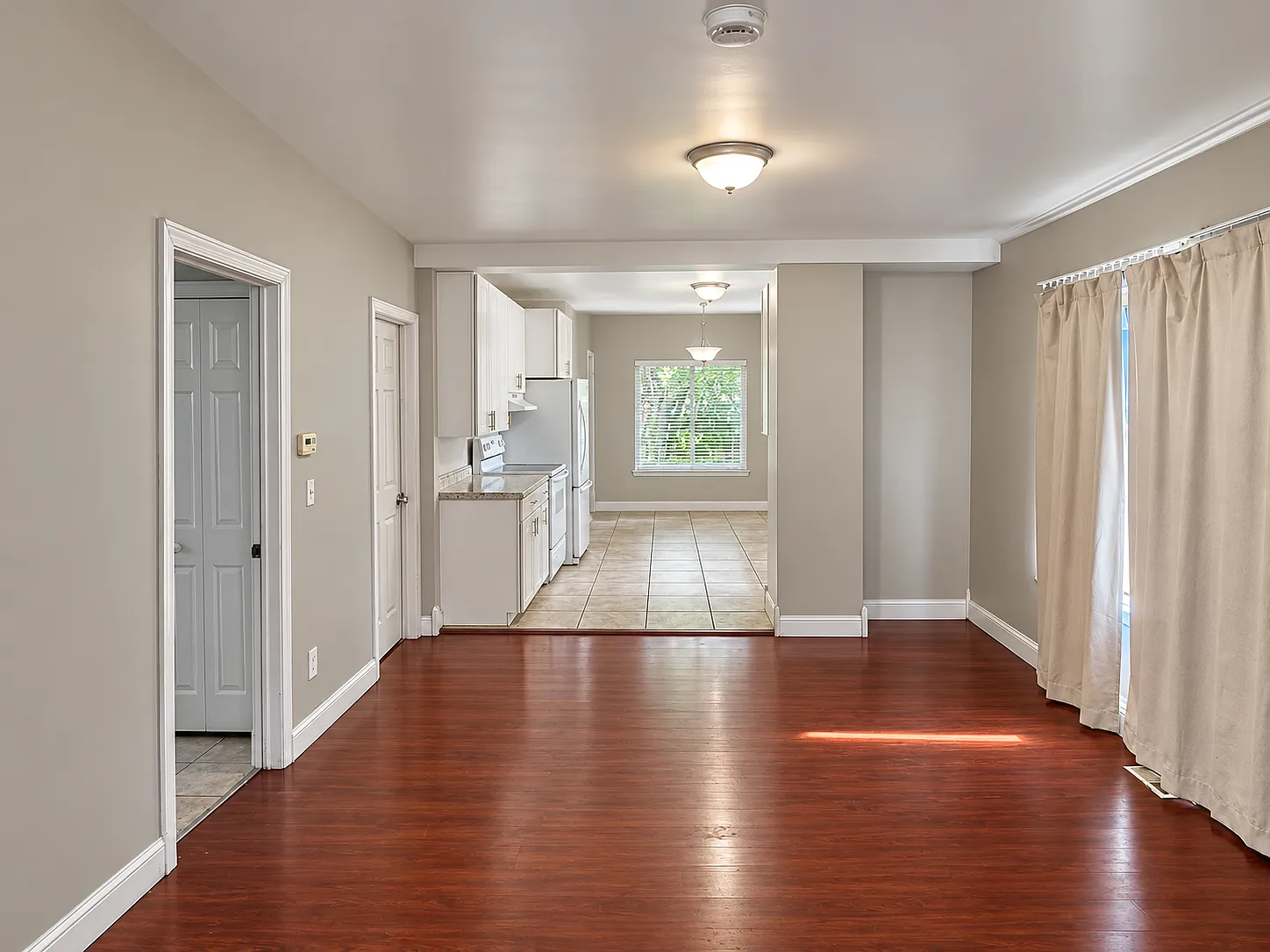 2 bed, 1142 sqft, $1,550 — Photo 3