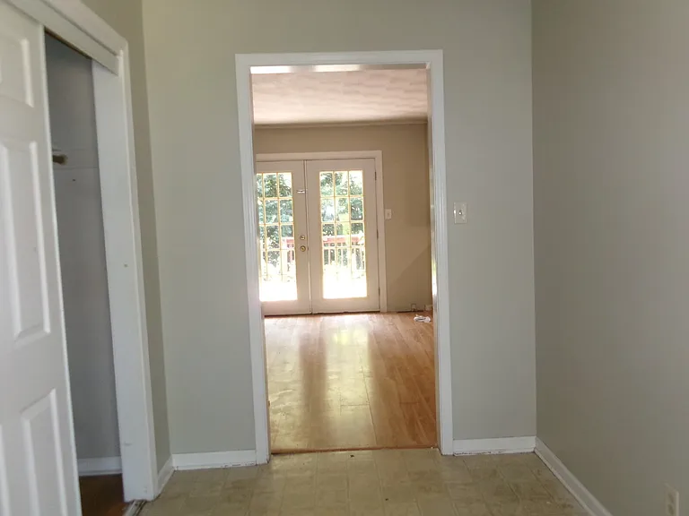 427 Rick Ln — Photo 4