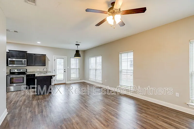 Mineral Creek Landing — Photo 3