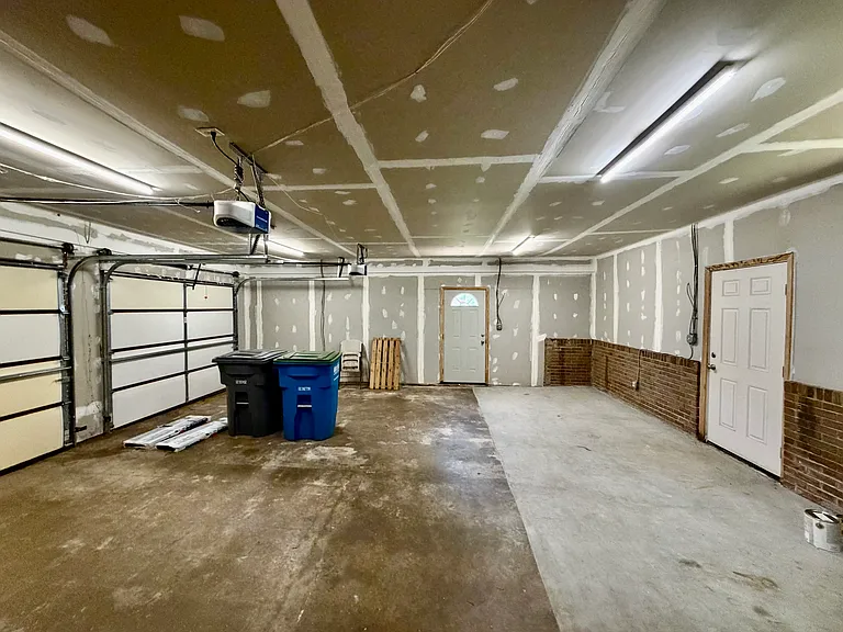 109 James Dr — Photo 34