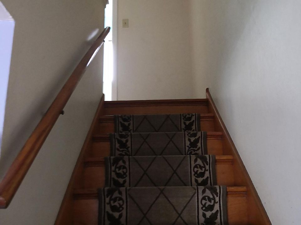 2nd image of 1716 Greenwood Rd