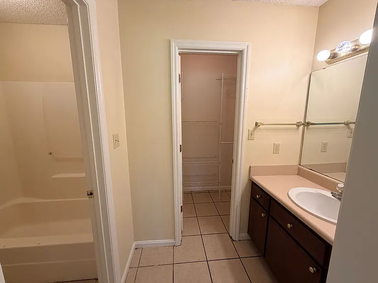 3905 Heatherwoods Dr — Photo 10