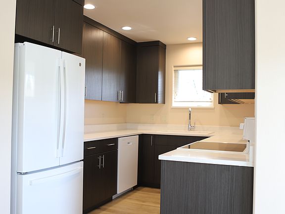 3rd image of 60 S 8th St Unit 302