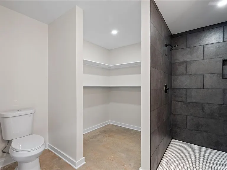 750 Barrett Pl — Photo 12