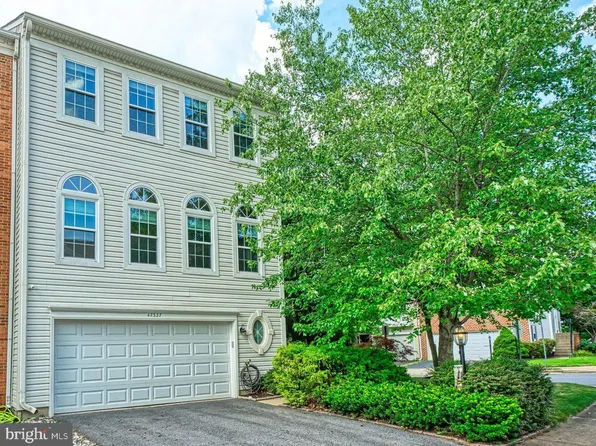 47327 Rock Falls Ter, Sterling, VA 20165