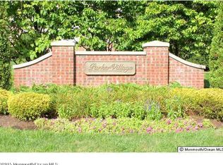 21 Village Dr, Eatontown, NJ 07724