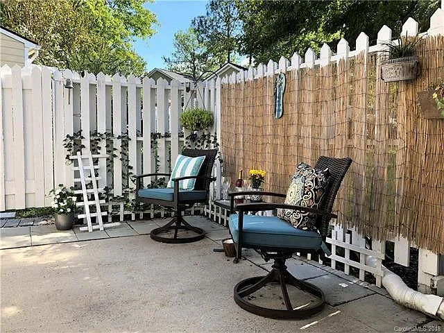 2759 Tiergarten Ln — Photo 2