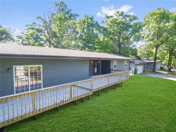 27 Worcester Dr, Bella Vista, AR 72714