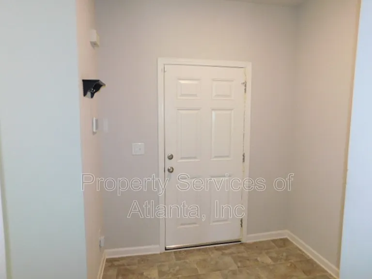 2633 Parrish Ct — Photo 2