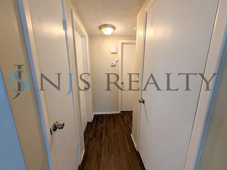 9520 Gray Fox Ln — Photo 7