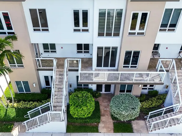6310 NW 103rd Pl APT 202, Doral, FL 33178