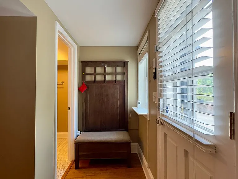 115 E Northern Pkwy — Photo 5