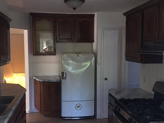 2nd image of 6905 Ravenscroft Dr
