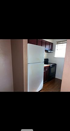 3rd image of 1817 Sylvan Ct