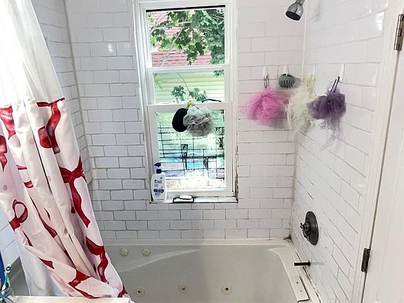 4th image of 122 French Ave #2