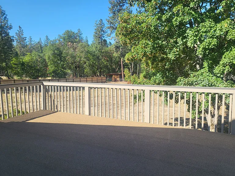 1688 NE Lynda Ln — Photo 18