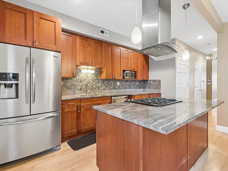 4220 S Champlain Ave #3S — Photo 11