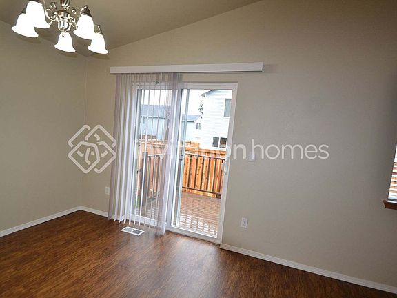 4th image of 4835 204th St E