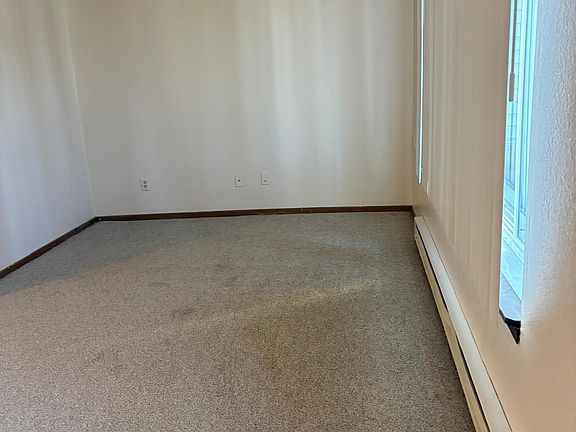 3rd image of 305 Waters Edge Dr