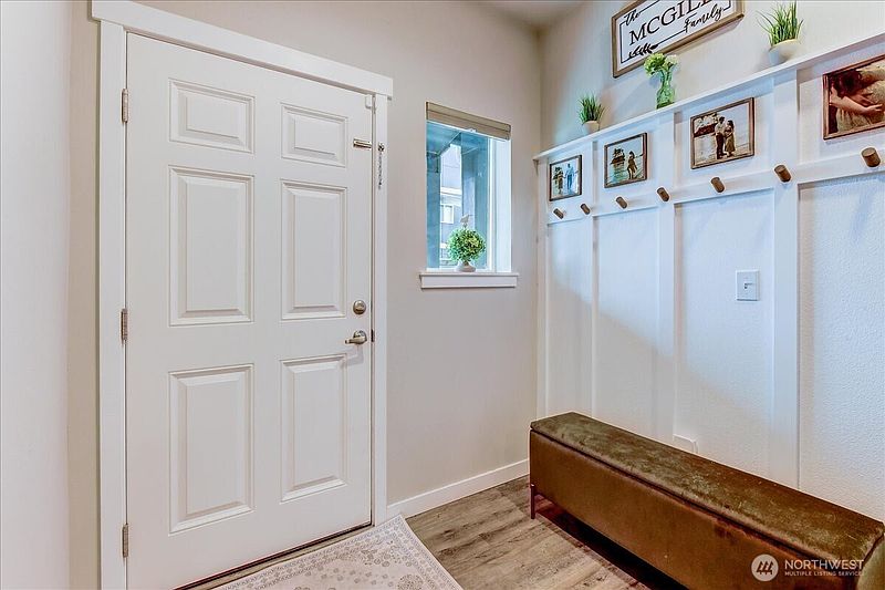 4th image of 224 Raybird Avenue