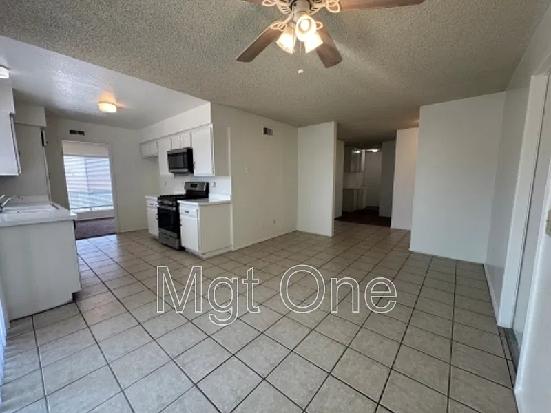 4 bed, 2.0 bath, 1818 sqft, $3,395 — Photo 4