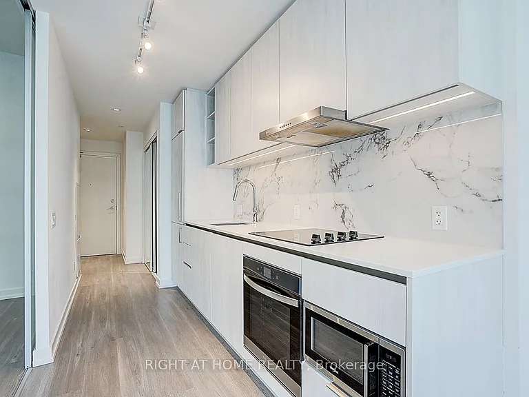 8 Wellesley St W #2606 — Photo 5