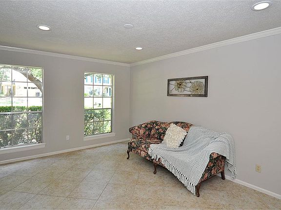 4th image of 3135 Beaver Glen Dr