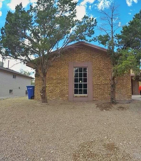 1st image of 221 Palmary Dr