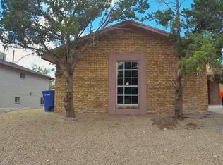221 Palmary Dr, El Paso, TX 79912