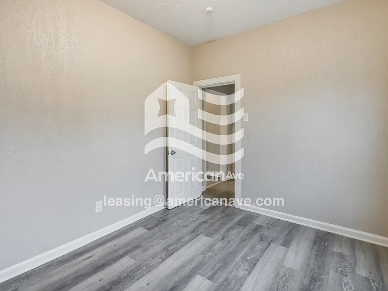 686353_011_wm_-_bedroom_13274065.jpg